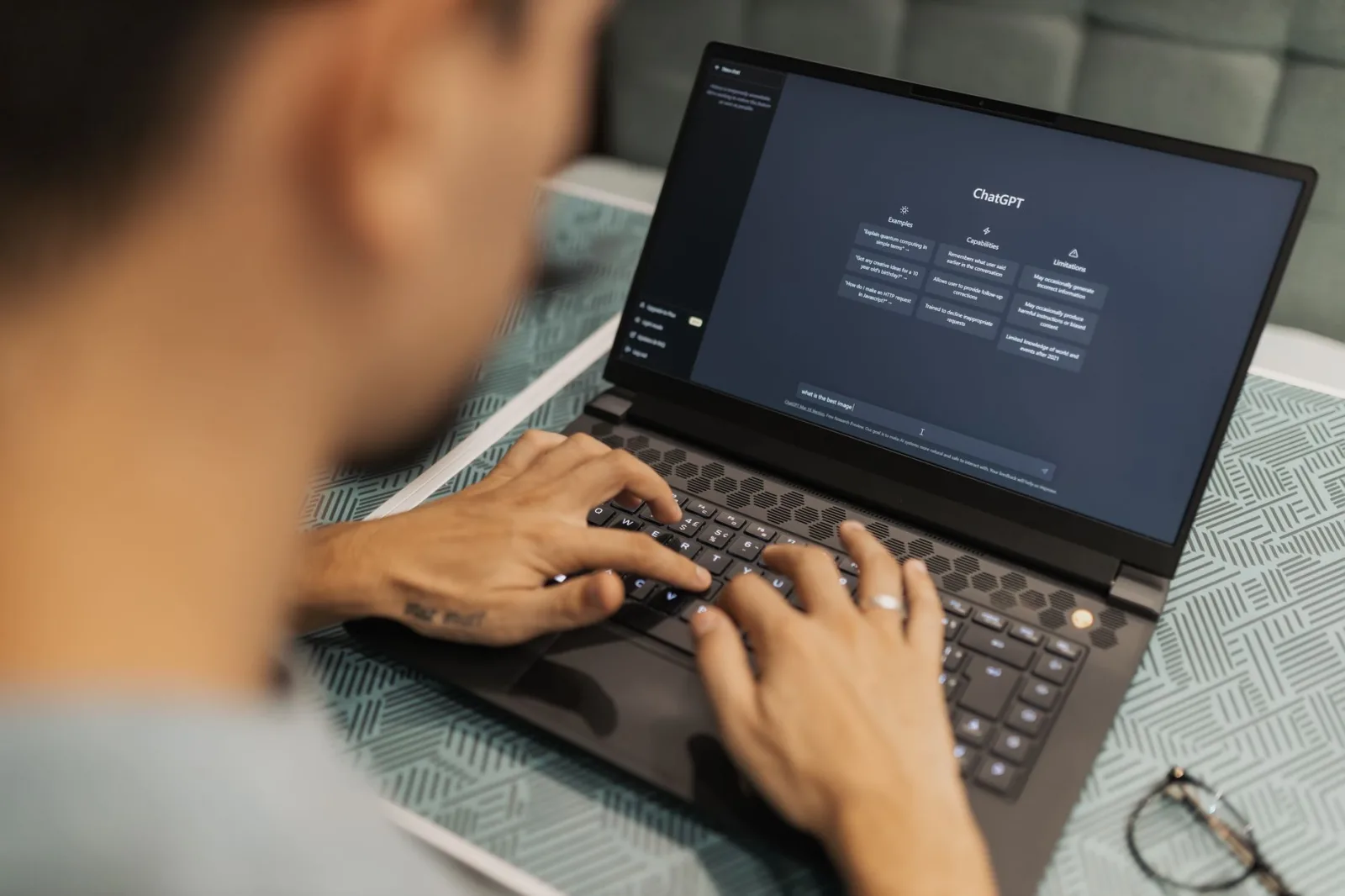 Step-by-step workflow diagram demonstrating how to use Muse AI from prompt input through content approval and publishing Step-by-step workflow diagram demonstrating how to use Muse AI from prompt input through content approval and publishing