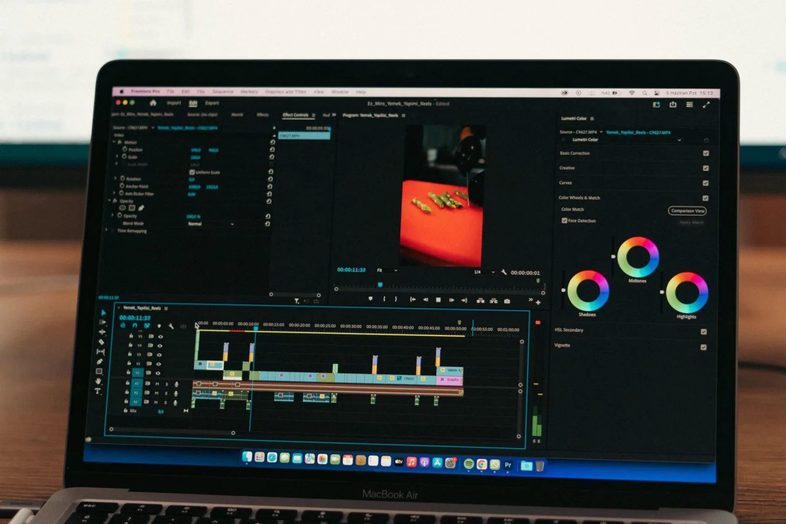 LinkedIn Video Editing for Australian B2B Marketers | 2026